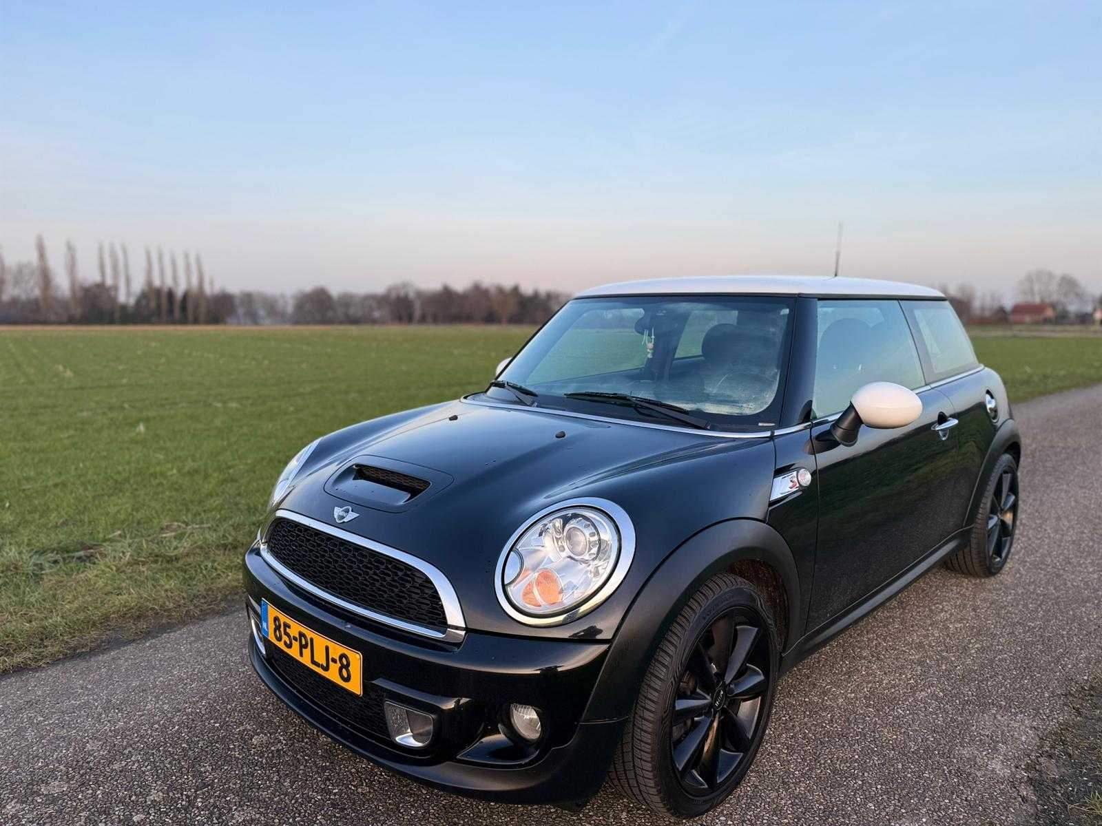 Mini – 2011 – Mini – 1.6 Cooper S Chile – 85-PLJ-8