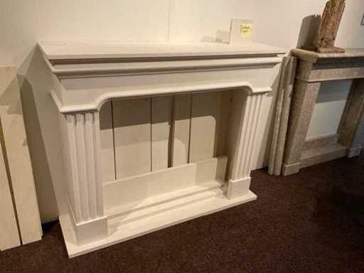 Kamin aus Naturstein