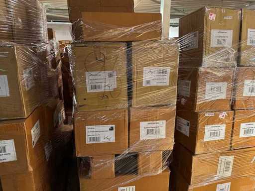 Décoration de fête, valeur au détail 2 000 €