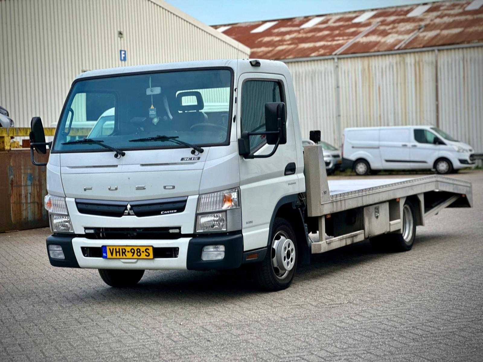 Naczepa typu drive-on Mitsubishi Canter Fuso. Wyciągarka, automatyczna, VHR-98-S