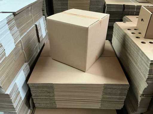 Partij kartonnen dozen 400x400x400mm (29x)