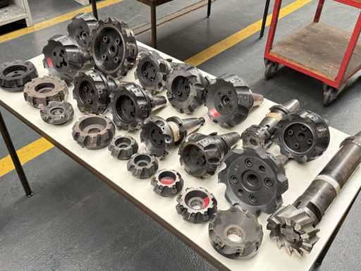   Frezătoare pentru stâlpi