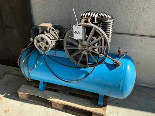 Air compressor