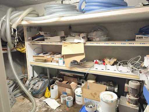 Various workshop accessories