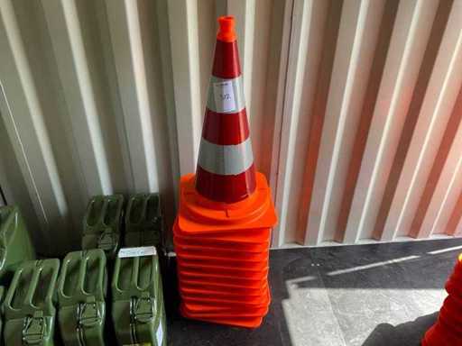 RI-Traffic Pilon (12x)