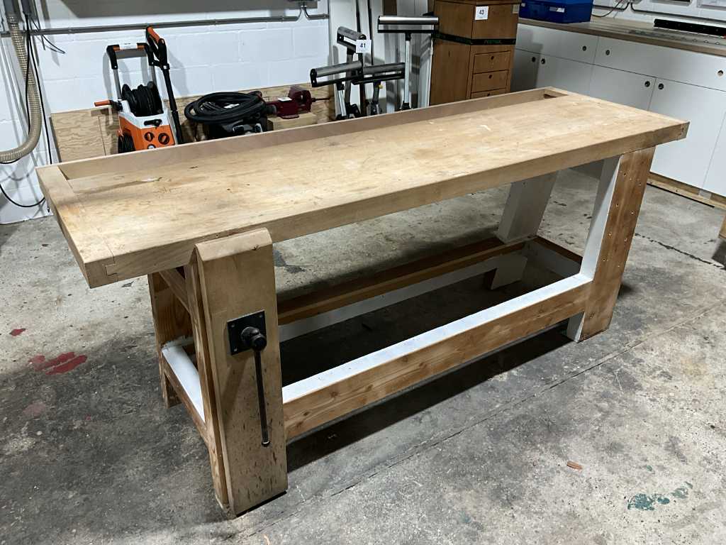 Woodworking table
