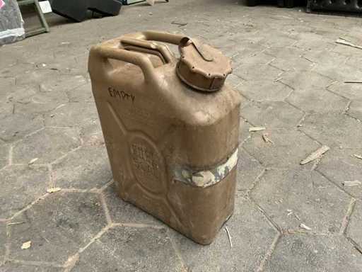 Bidone del carburante (6 volte)