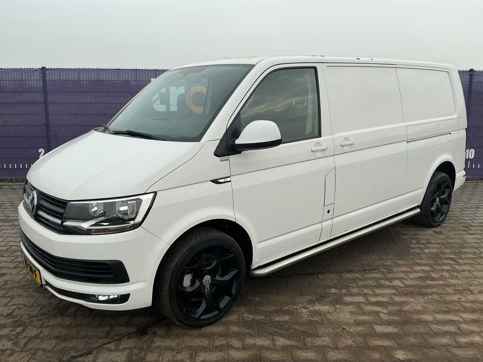 2016 – Volkswagen – Transporter – 2.0 TDI L2H1 DC Co. – Commercial Vehicle