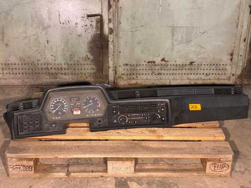 BMW - Dashboard - E24 -