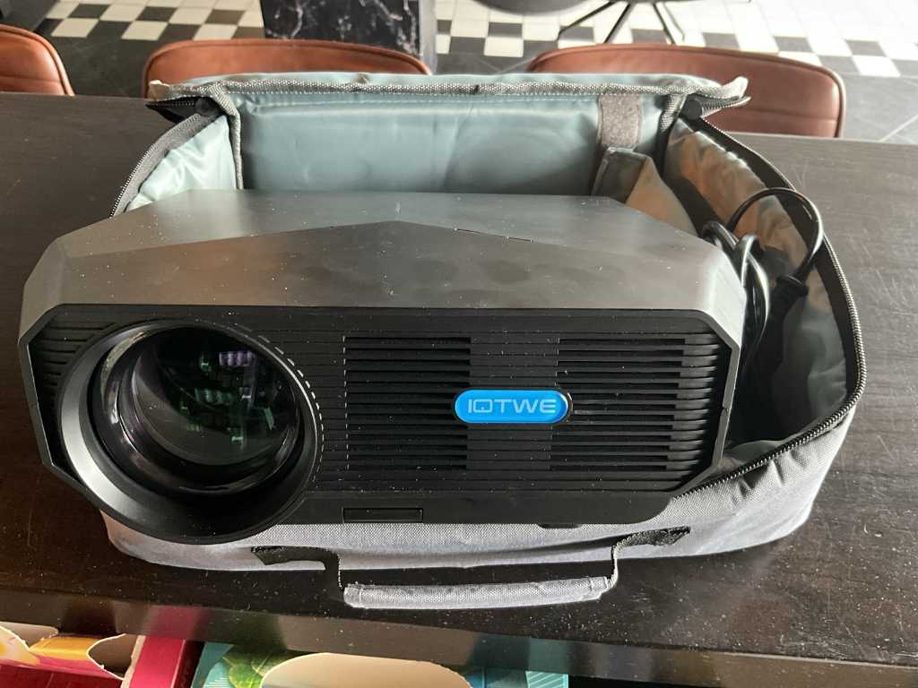 IQTWE A4300 Air Projector and Amplifier