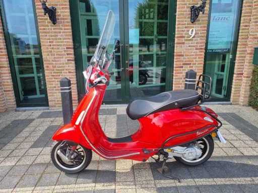 Vespa - 4-stroke - Moped