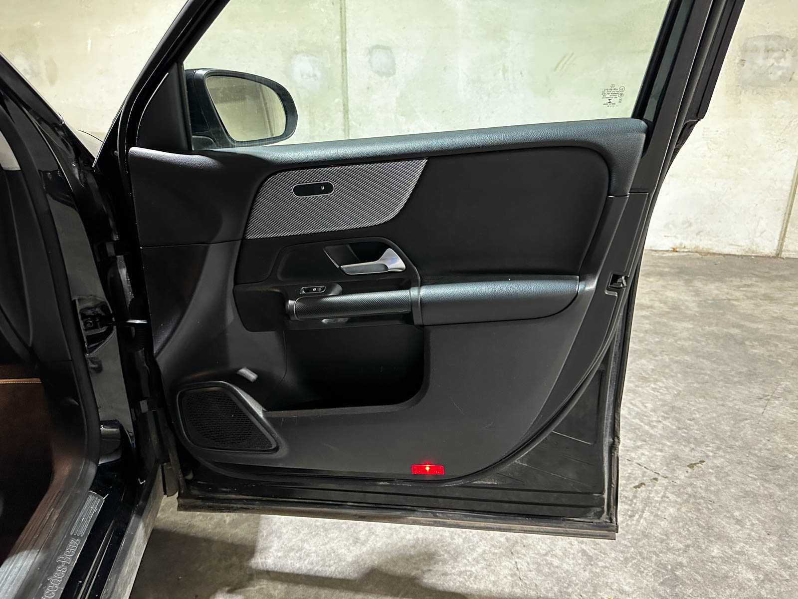 Mercedes-Benz GLB180 Business Solution 136pk 2021 (Origineel-NL + 1e Eigenaar) GLB-Klasse, L-079-FR