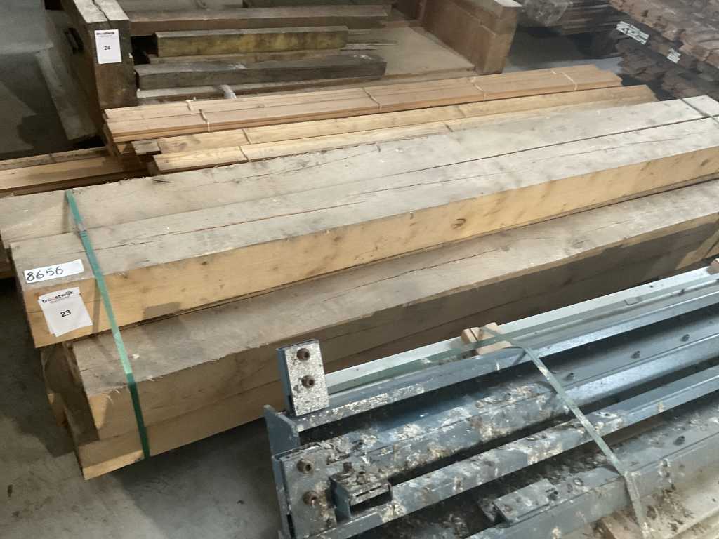 Lot de grinzi de lemn