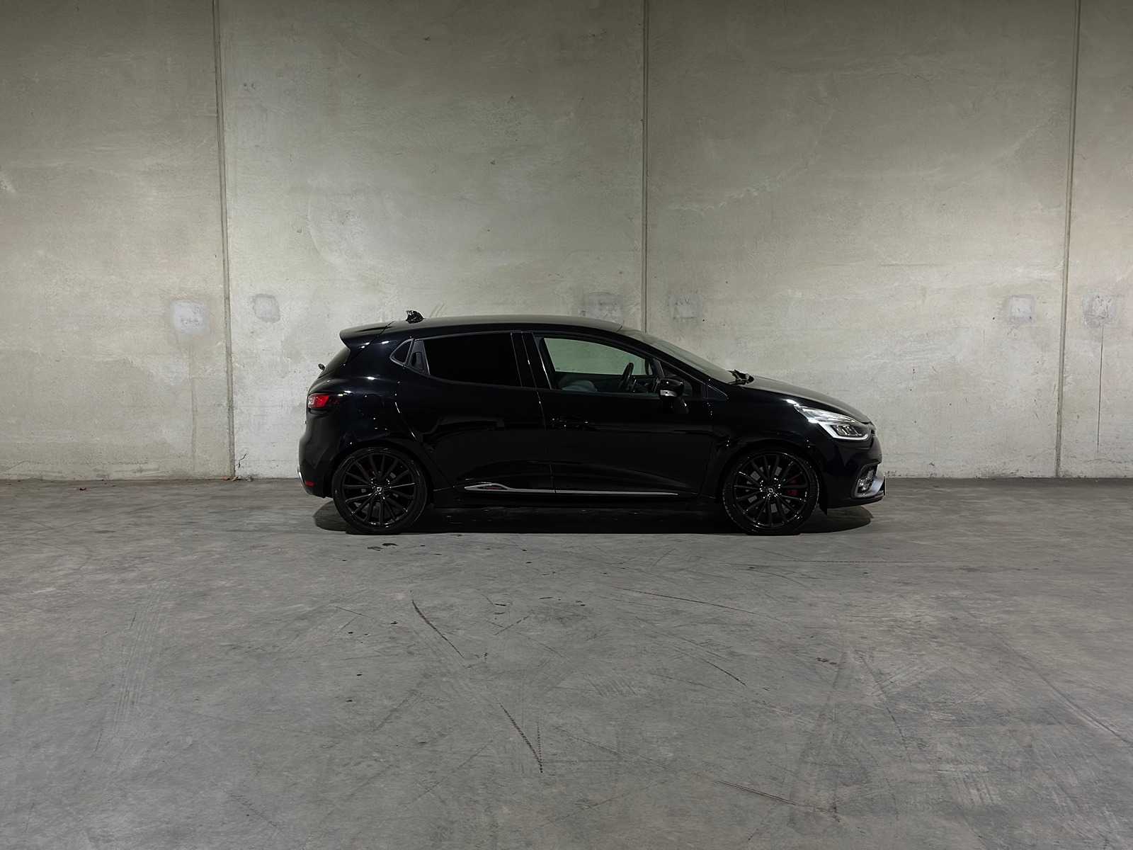 Renault Clio 1.6 R.S. Trophy 220pk 2016, K-787-PD