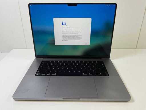 Apple MacBook Pro 16", Apple M1 Pro, 16 Go de RAM, portable NVMe de 1 To