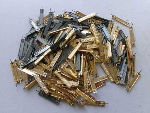 CZ/SK Metal clasp Mix, u?ywany + tak dobry jak nowy (U3) (105x)