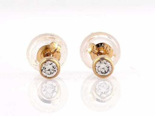 18 KT Yellow gold Earring With Natural Diamond