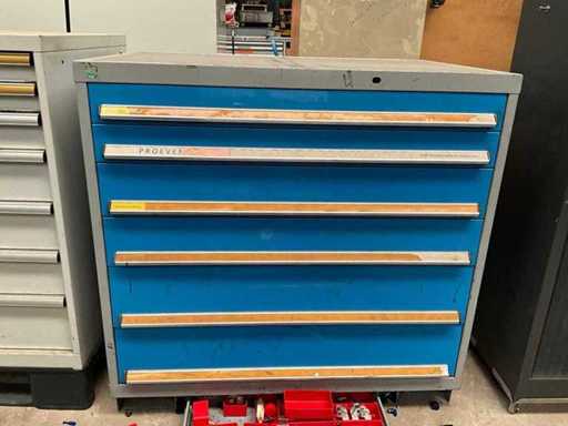 Tool cabinet