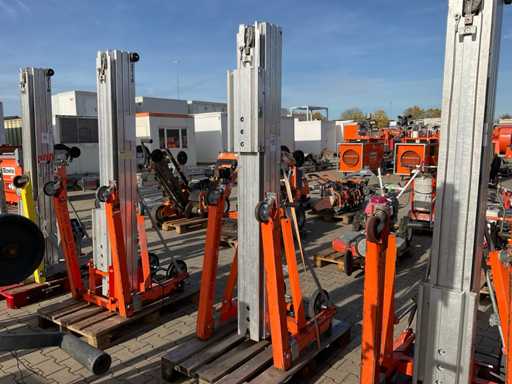 2019 Sumner Manufacturing 2118 Material Lift/Channel Lift