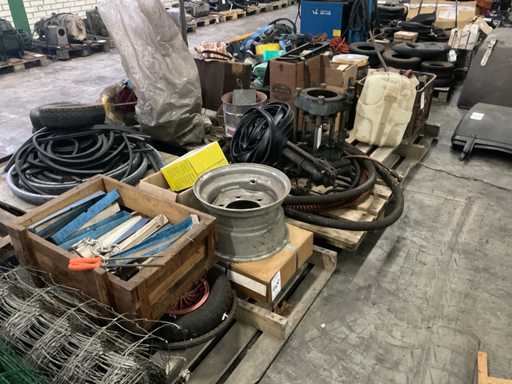 Partij landbouwmachine toebehoren en gereedschap