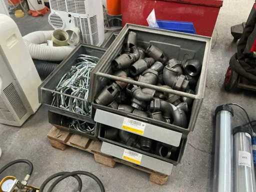 Grande quantité d’accouplements à vis en acier