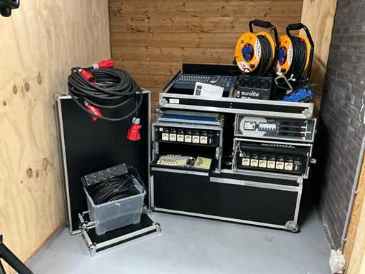 Stromverteilung & Lichtsteuerung