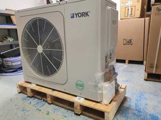 YORK - YKF07CNC - Pompă de căldură monobloc cu sursă de aer de 7kW (5x)