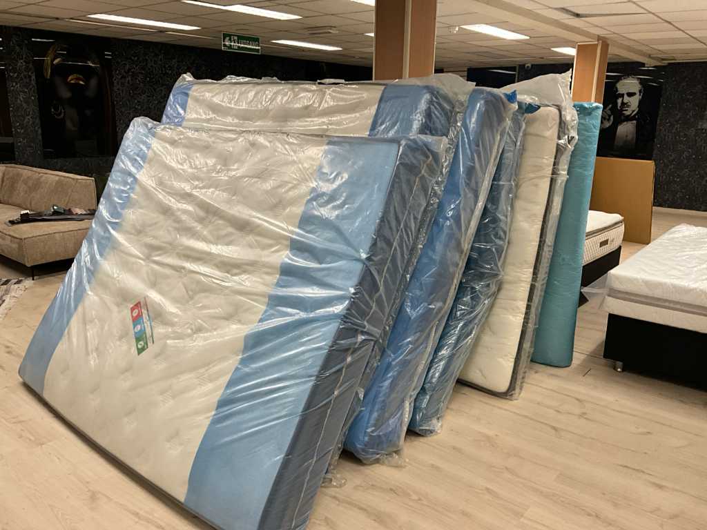 6 different Mattresses wed vmain, 2-person