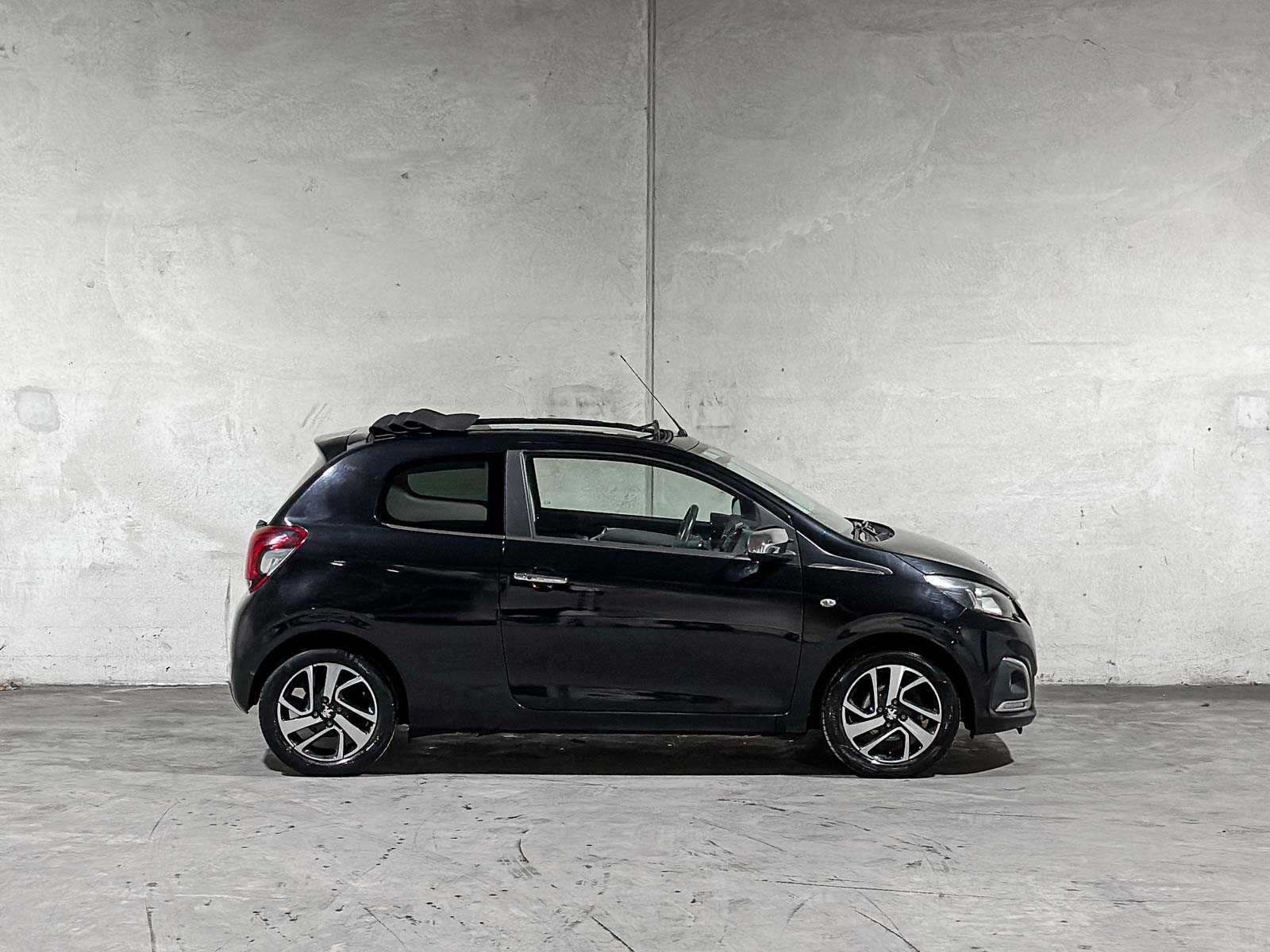 Peugeot 108 1.2 Puretech Allure 82pk 2015, PP-318-L