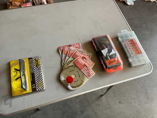 DIY material package: grinding discs, glasses, bits & organizer