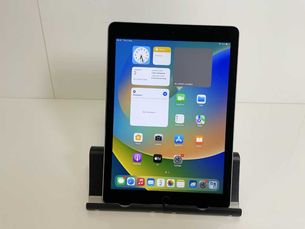 Apple iPad Pro 9,7 pouces - 128 Go - WiFi + Cellular - Gris sidéral