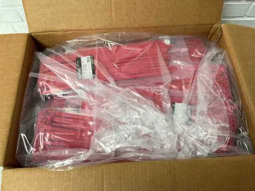 Dużo owiązań kablowych, po 40 worków po 100 kawałków każda