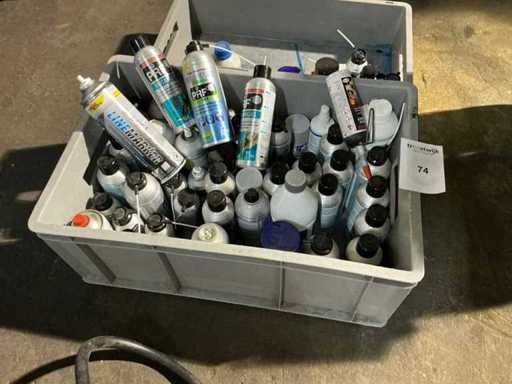 Série de différentes bombes de spray