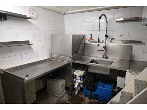 Meiko - DV 80 T - Edelstahlkörbe Durchgangsgeschirrspüler mit MiniLine-Wasserenthärter und Edelstahlzufuhr- und Abflusstisch aus Edelstahl