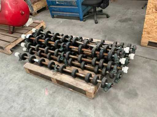 Roller conveyor axles