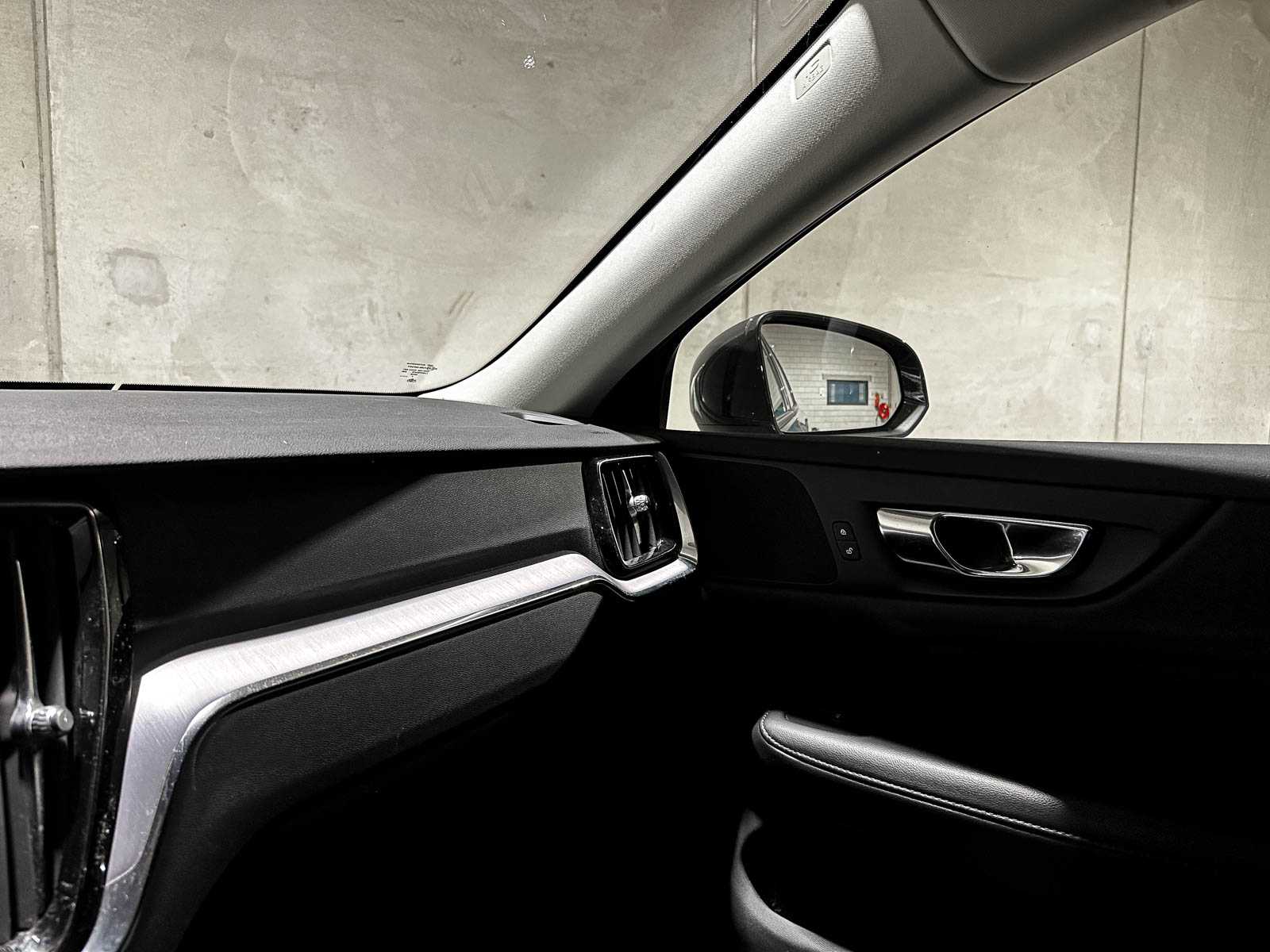 Volvo V60 2.0 B3 Momentum Advantage 163pk 2020 (Origineel-NL+1e eigenaar), K-370-BF