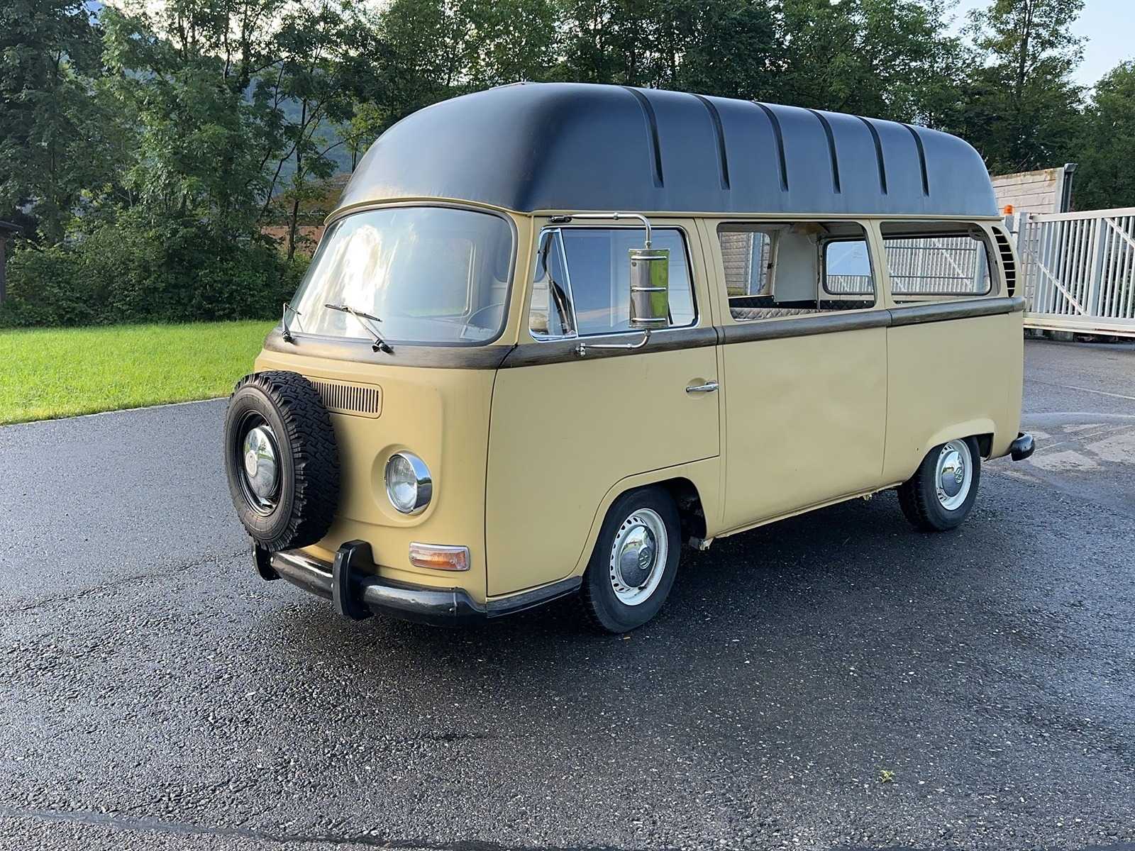 Volkswagen – T2a – High roof – Compact van / Minivan