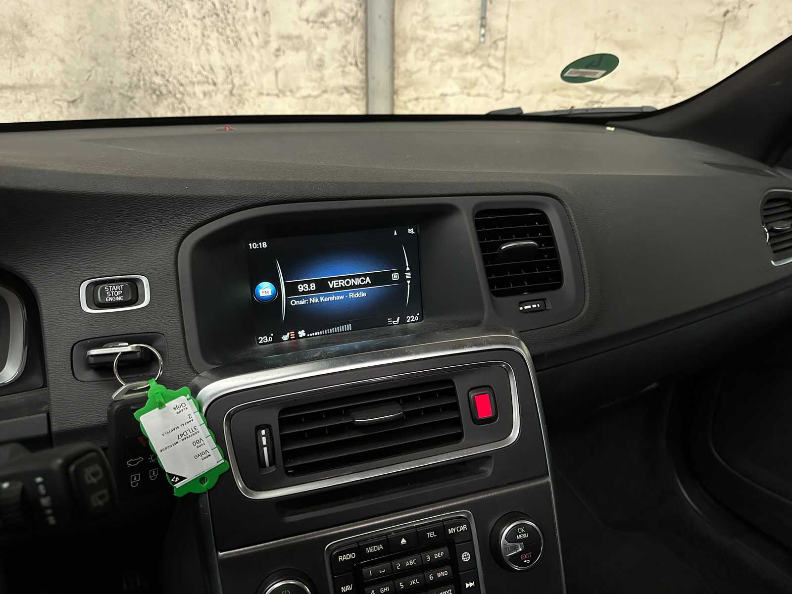 Volvo V60 2.4 D6 AWD Pl.i Sum. 215pk 2014, 3-TLD-47