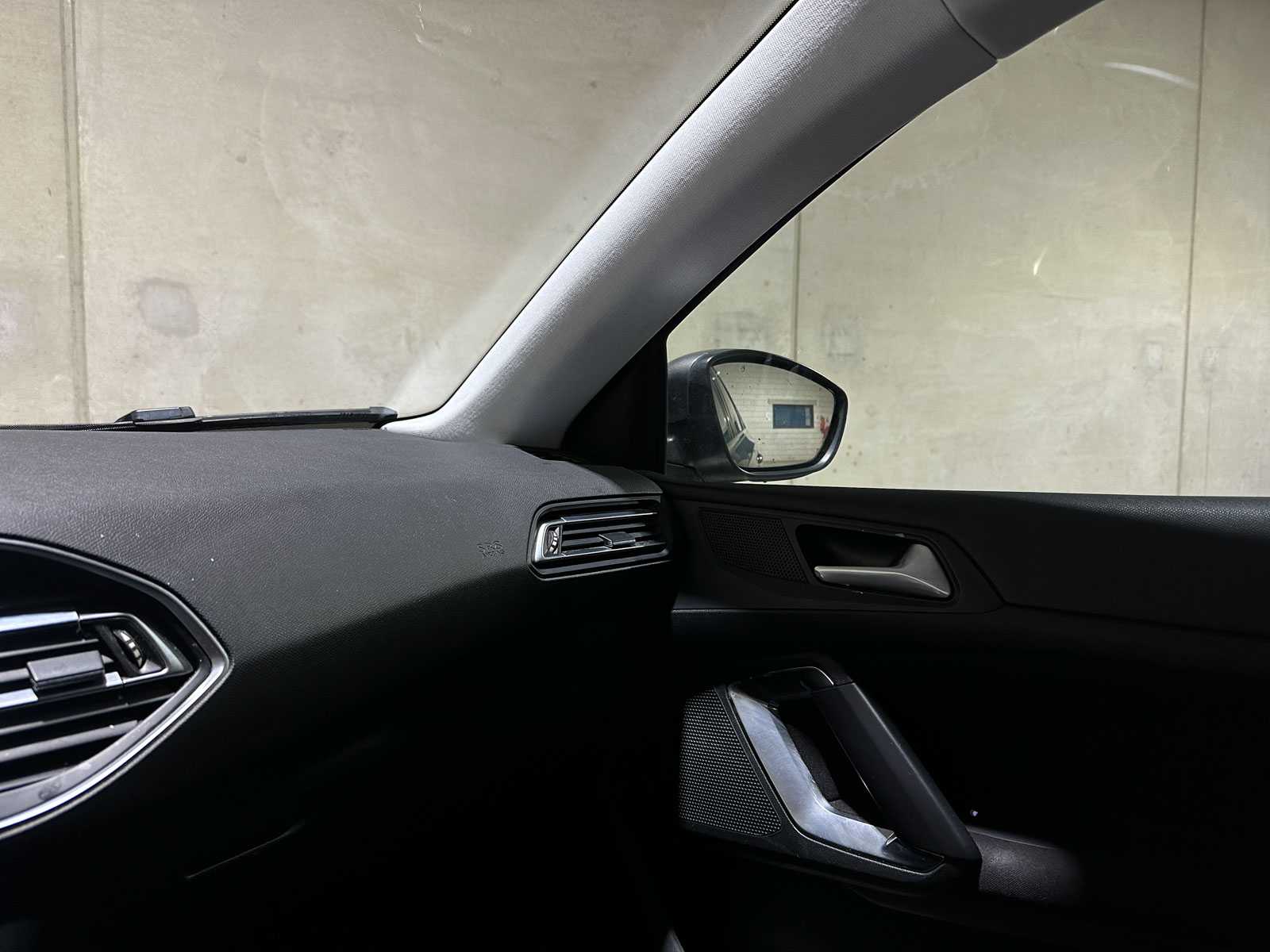 Peugeot 308 SW 1.2 PureTech Blue Lease Premium 131pk 2017 (Origineel-NL), KZ-947-L