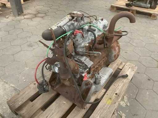 Kubota V1902 Motor