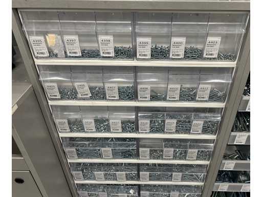 Partia ocynkowanych metalowych