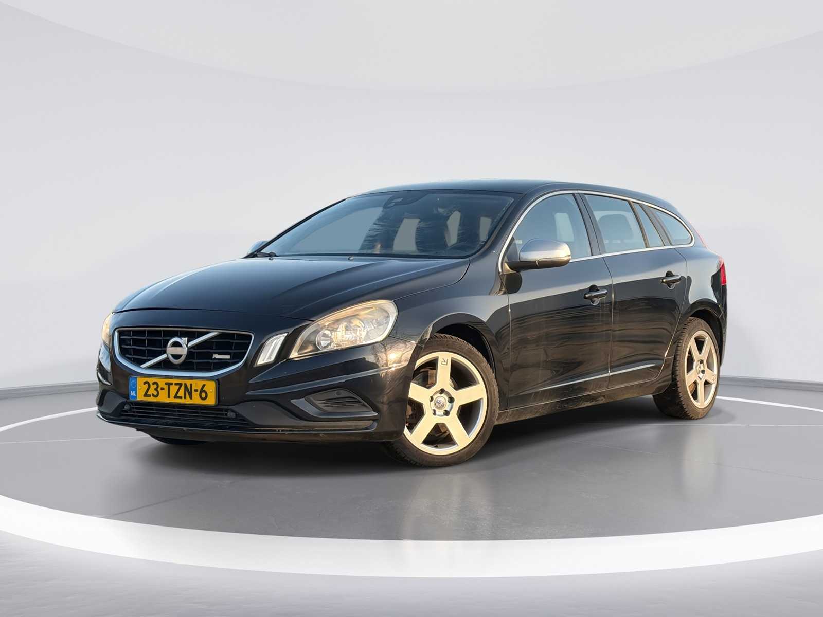 Volvo V60 1.6 T3 R-Design | 23-TZN-6 i