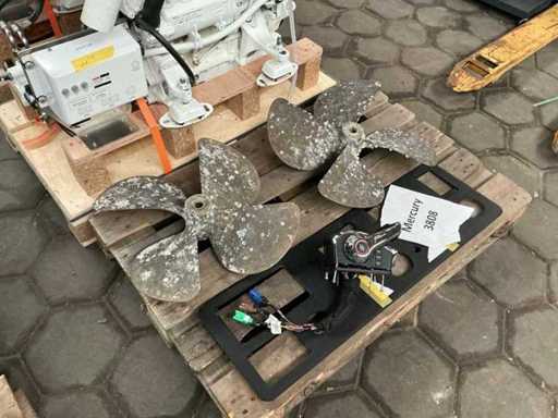 Cealaltă parte a bărcii