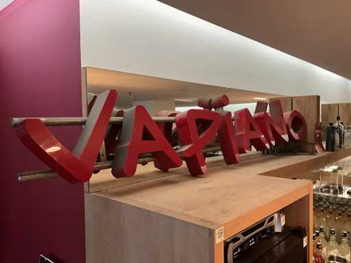 Reklama pod?wietlana "Vapiano"