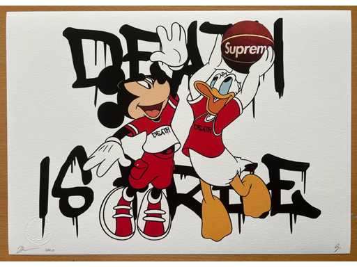 DEATH NYC : Mickey Mouse & Donal Duck playing Basketball