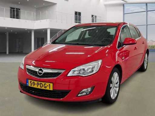 Opel Astra 1.4 Turbo Cosmo; 59-PDG-1
