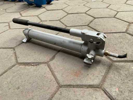 Hydrauliczna pompa ręczna