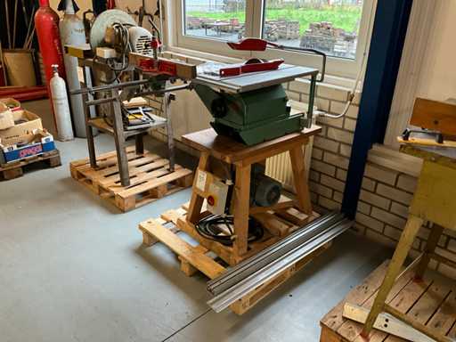 Pi?a tarczowa sto?owa