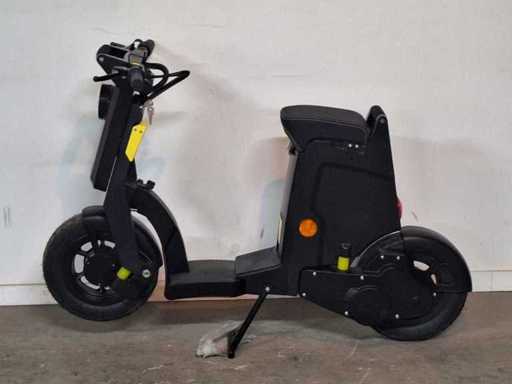 Govecs GiGi foldable eScooter 25 km electric moped scooter