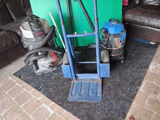 Set aus 2 Nass-/Trockenstaubsaugern + 1 robuster blauer Handwagen